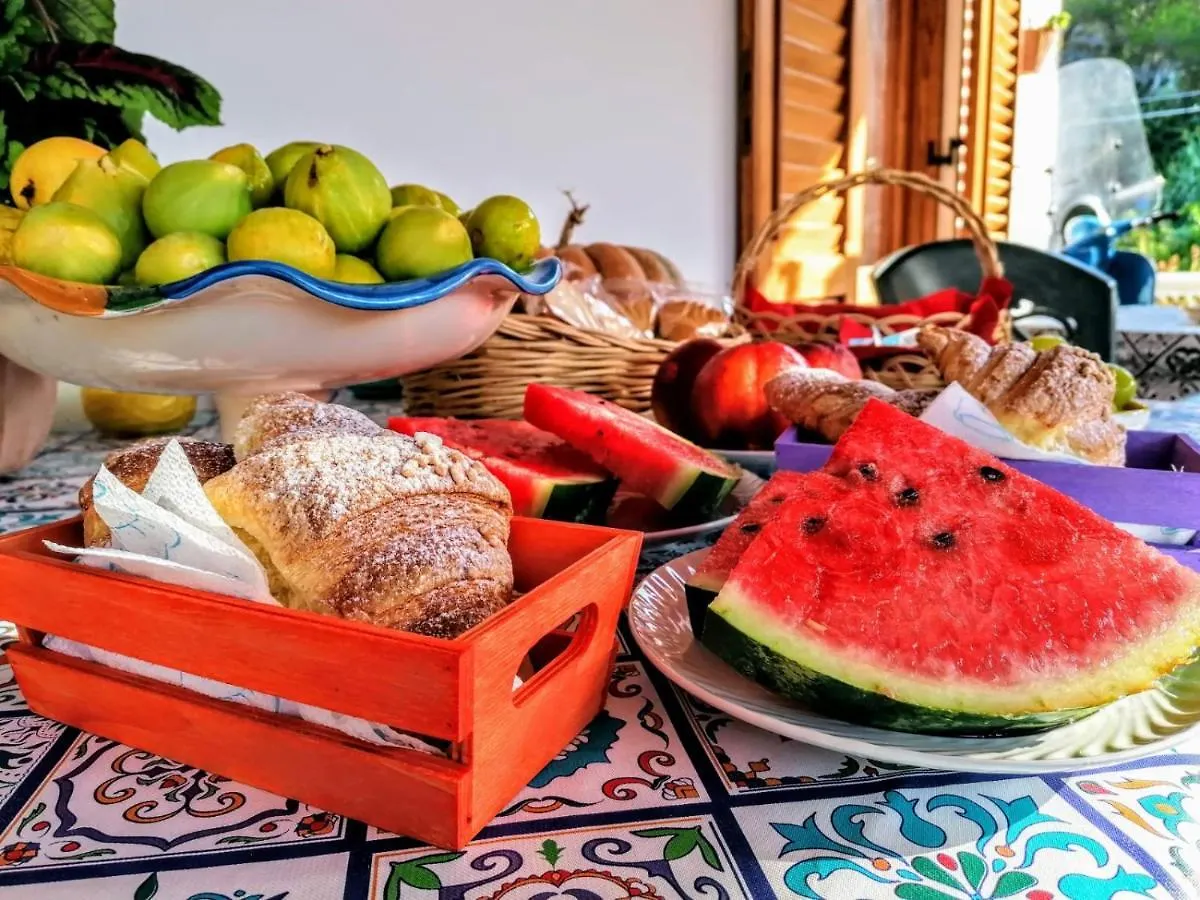 Lauricella Bed And Breakfast Lipari   Lipari (Isola Lipari)